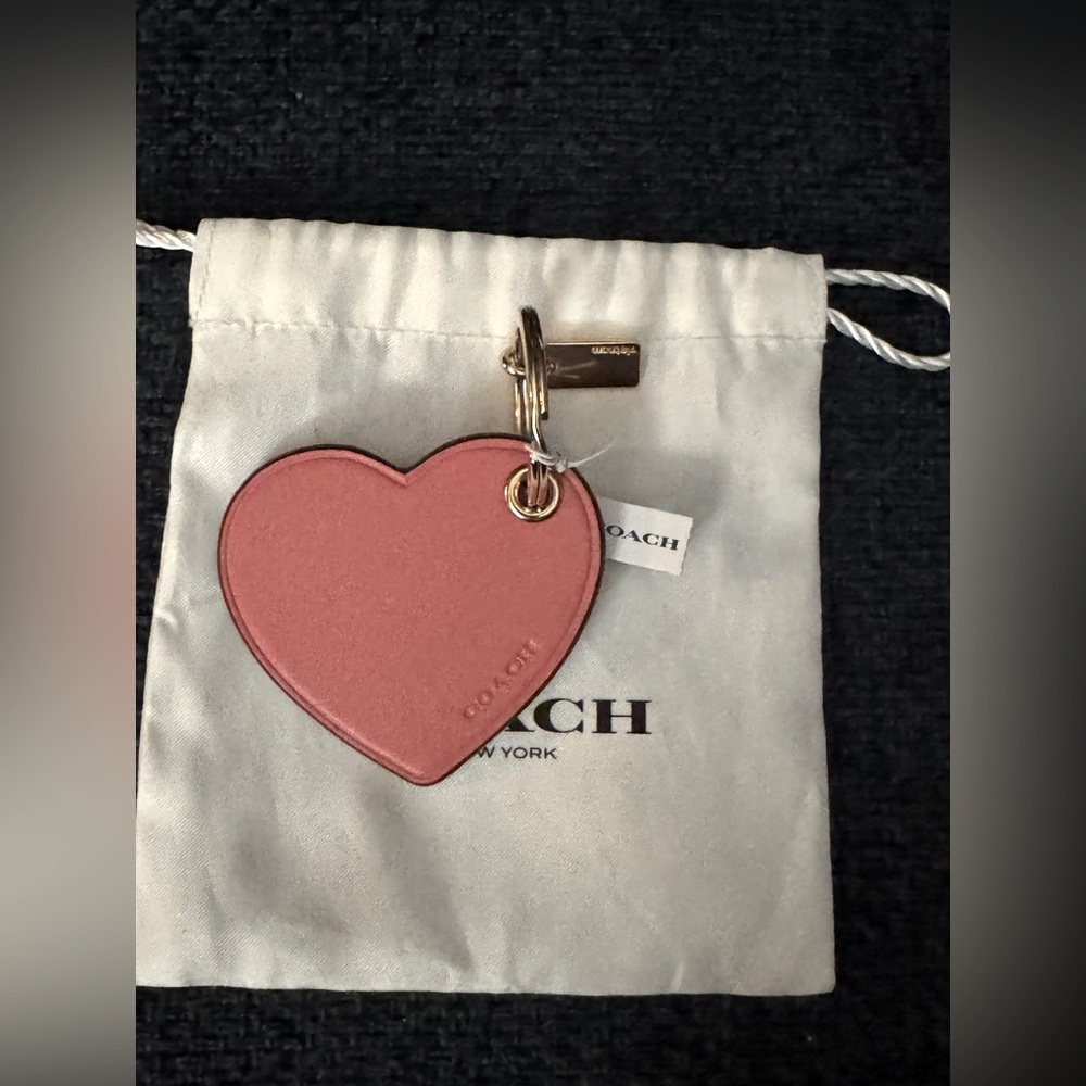 COACH Heart Charm Keychain Leather💝